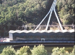 AG17	The view from the Murray 1 power station viewpoint.