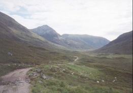 AL08	The view west along the valley of the Allt na Lairige Moire.