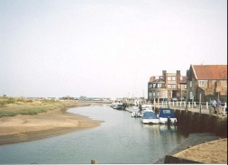 AN17	The waterfront in Blakeney.