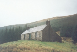 AP25	Outside the A' Chuil bothy.