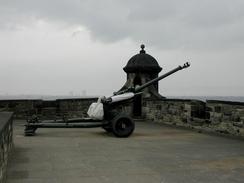 P6080042	The one o'clock gun at Edinburgh Castle.