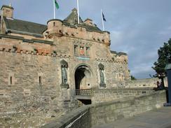 P2002A010005	The entrance to Edinburgh Castle. 