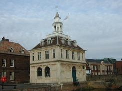 P2002A310040	The Customs House in Kings Lynn. 