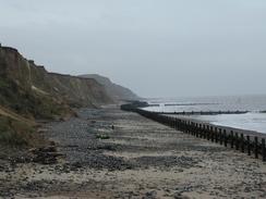 P2002B040009	The beach between West and East Runton. 