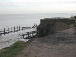 P2002B050009	Cliff erosion in Happisburgh. 