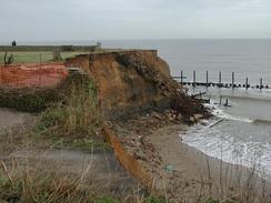 P2002B050011	Cliff erosion in Happisburgh. 