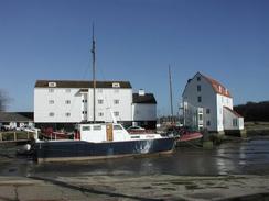 P2002B110037	The tidal mill in Woodbridge. 