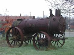 P2002B250001	The remains of an old steam traction engine at Battlesbridge. 