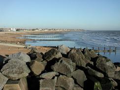 P2002C180005	The beach in Bognor Regis. 