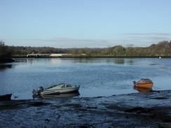 P2002C280011	Boats beside Lymington River. 