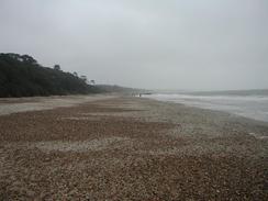 P2002C290073	The beach below Highcliffe. 