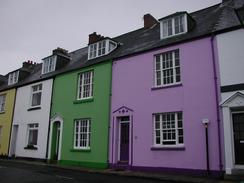 P20031200001	Colourful houses in Turnchapel. 