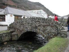 P20032130066	The bridge over the river in Boscastle. 