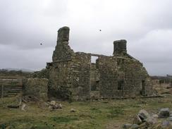 P20034010858	A ruined house behind Traeth Crugan.