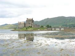 P20037215624	Eilean Donan Castle.