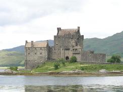 P20037215627	Eilean Donan Castle.