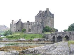 P20037215632	Eilean Donan Castle.