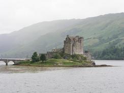 P20037215640	Eilean Donan Castle.