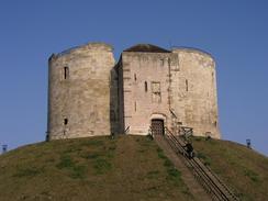 P2003A019551	Clifford's Tower.