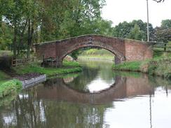 P2003A049626	The Staffordshire and Worcestershire Canal.