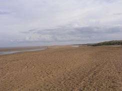 P2003A219917	Heading along the beach towards Hunstanton.