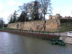 P20032081169	The remains of the castle in Tonbridge.