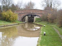 P2004B202331	The view towards Lock 22 on the Oxford Canal.