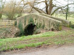 P20051153732	A bridge by Barnwell Castle.