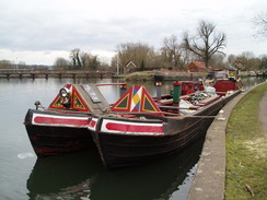 P20053134974	Boats at Fieldes Weir Lock.