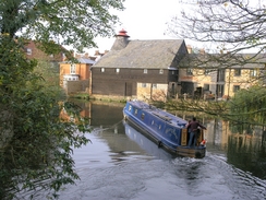 P2005B128023	The River Lea in Hertford.