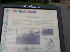P2005B128034	An information board about Hertford Castle.