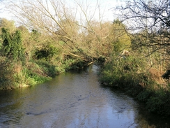 P2005B128143	The River Lea to the west of Leasey Bridge.