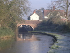 P2005B198328	Heading south along the canal.