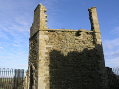 P2005C048728	A turret on the roof of Orford Castle.