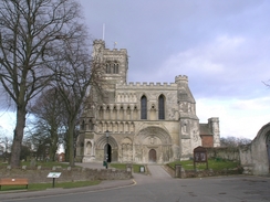 P20063051216	Dunstable Priory.