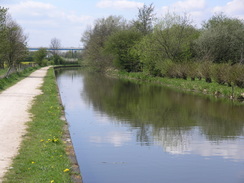 P20064292322	The canal heading northwestwards out of Worksop.