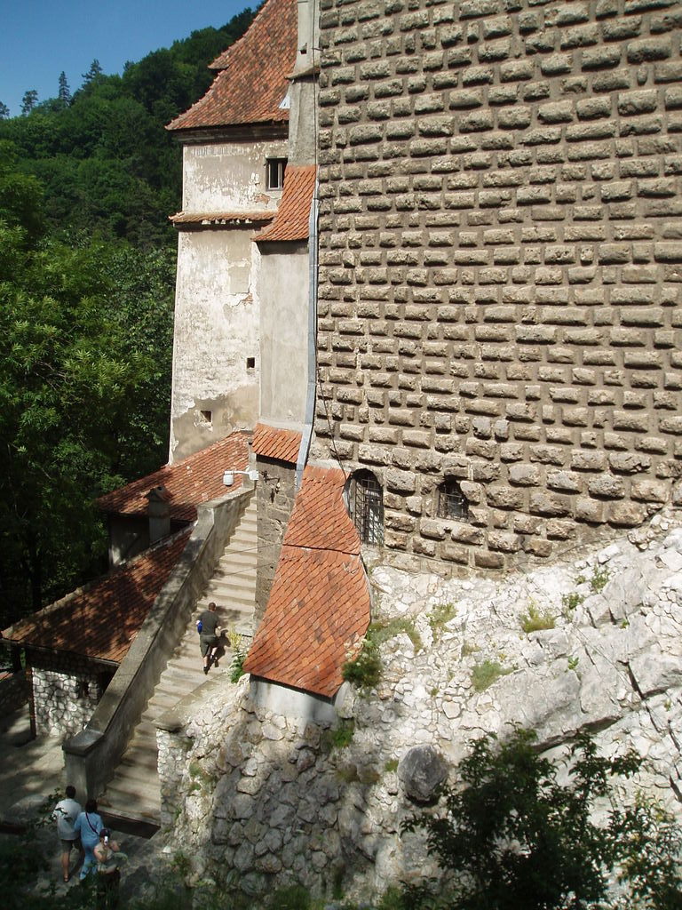 Looking down onto the courtyard outside Bran Castle.