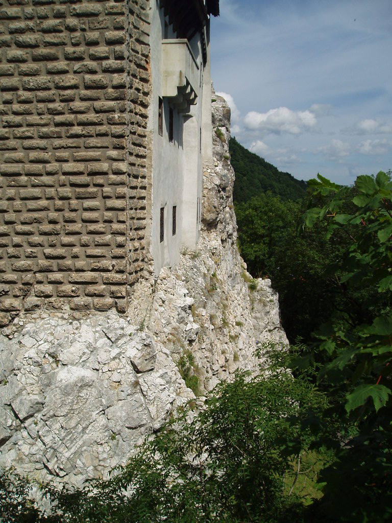 Looking down onto the courtyard outside Bran Castle.