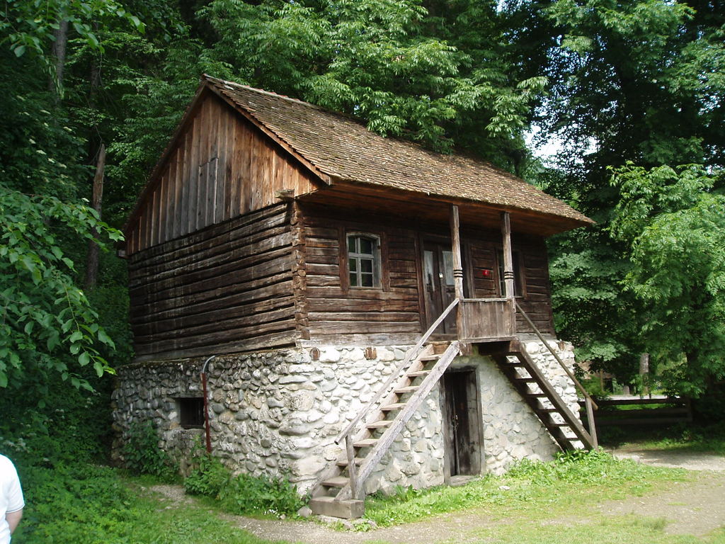 Buildings around Bran Castle.