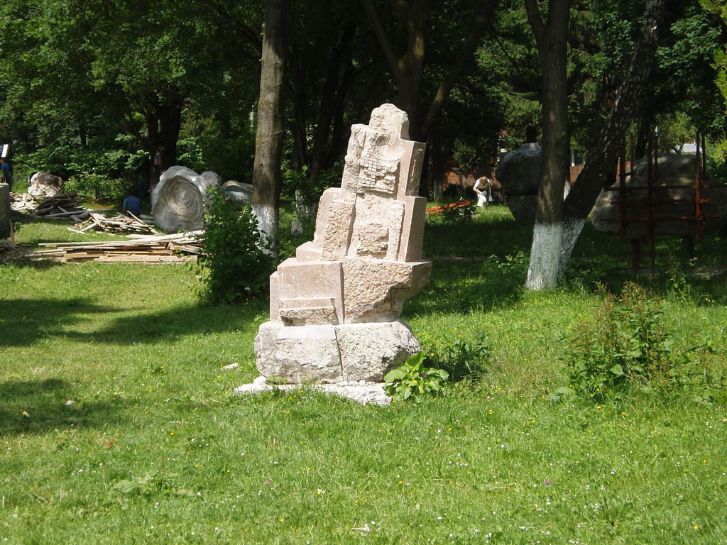 The sculpture park in Bran.