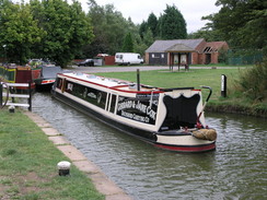 P20068023964	Canal boats at Welford Wharf.