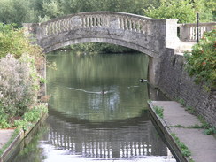 P20069094125	A bridge by Iffley Lock.