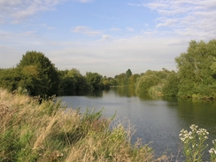 P20069094256	The river between Wallingford and Cholsey.