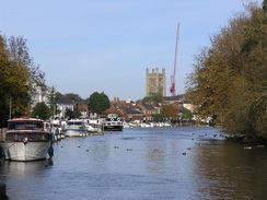 P2006A295553	The view upstream towards Henley.