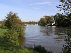 P2006A295650	The path heading northeastwards from Marlow.