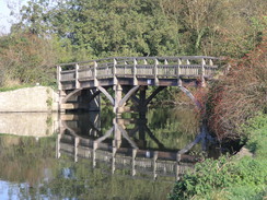 P2006B045764	A footbridge to the west of Windsor.