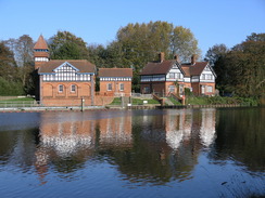 P2006B045820	Attractive houses on the other side of the river.