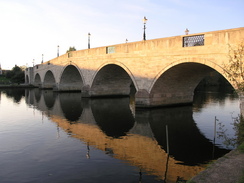 P2006B045864	Chertsey Bridge.