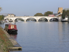 P2006B125978	Kingston Bridge.