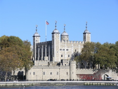 P2006B186260	Looking across the Thames to the Tower of London.